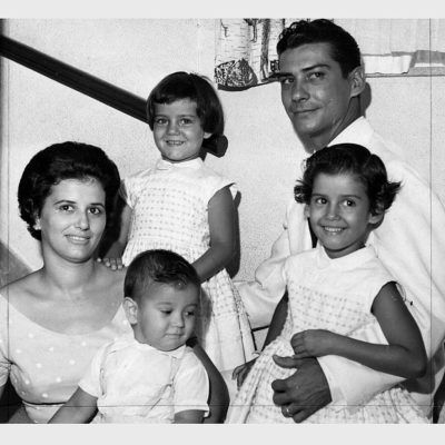 familia-Mario-Cova-Jr.-esposa-e-filhos.jpg